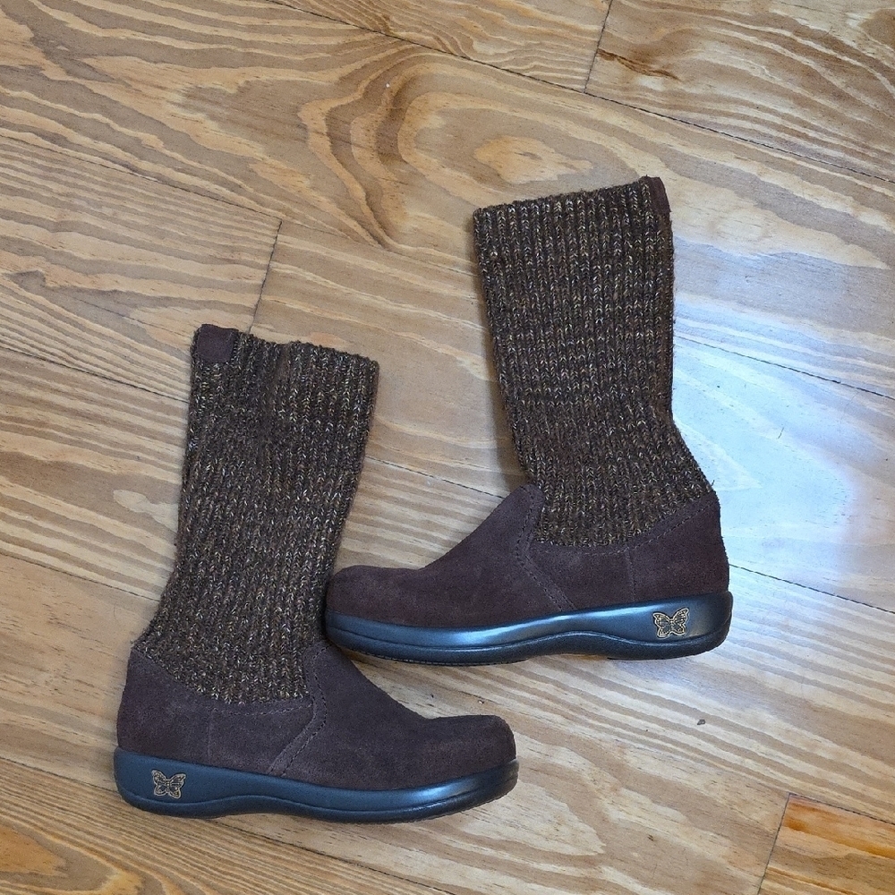 Brown Knit Cuff Boots Alegria 6.5